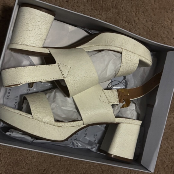 Aerosoles Comfortable Women's Platform Sandal in White Crackled Leather- 8.5 - Picture 6 of 6